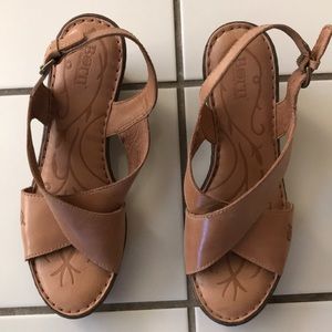 Born Padded Heeled Dress Sandals Size 8 ( run big)